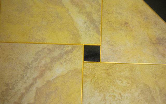 90%的業(yè)主選用金色真瓷膠做美縫，木紋磚適用嗎