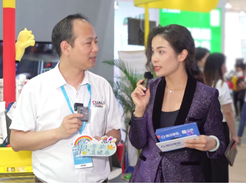 騰訊家居攜手中陶協(xié)美縫專委會走進磚麗美縫展館,為磚麗美縫打CALL！