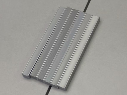 瓷磚美縫做同色系還是做定制調(diào)色？